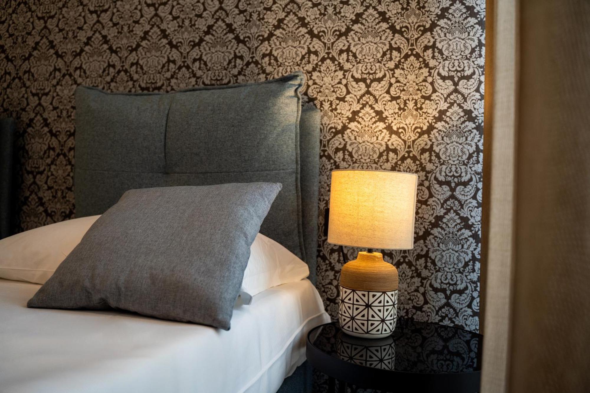 Boemi Smart Suites Napels Buitenkant foto