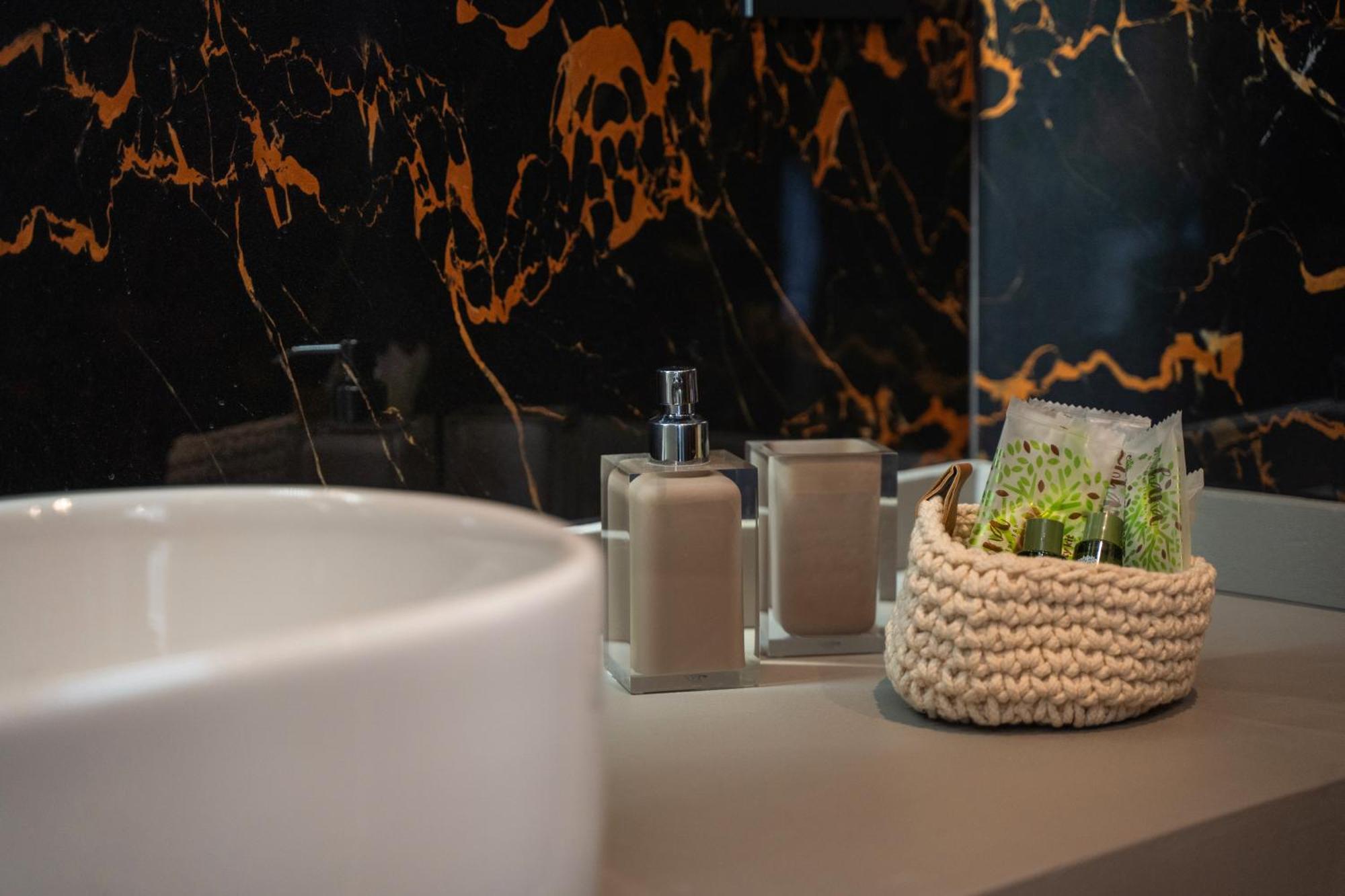 Boemi Smart Suites Napels Buitenkant foto