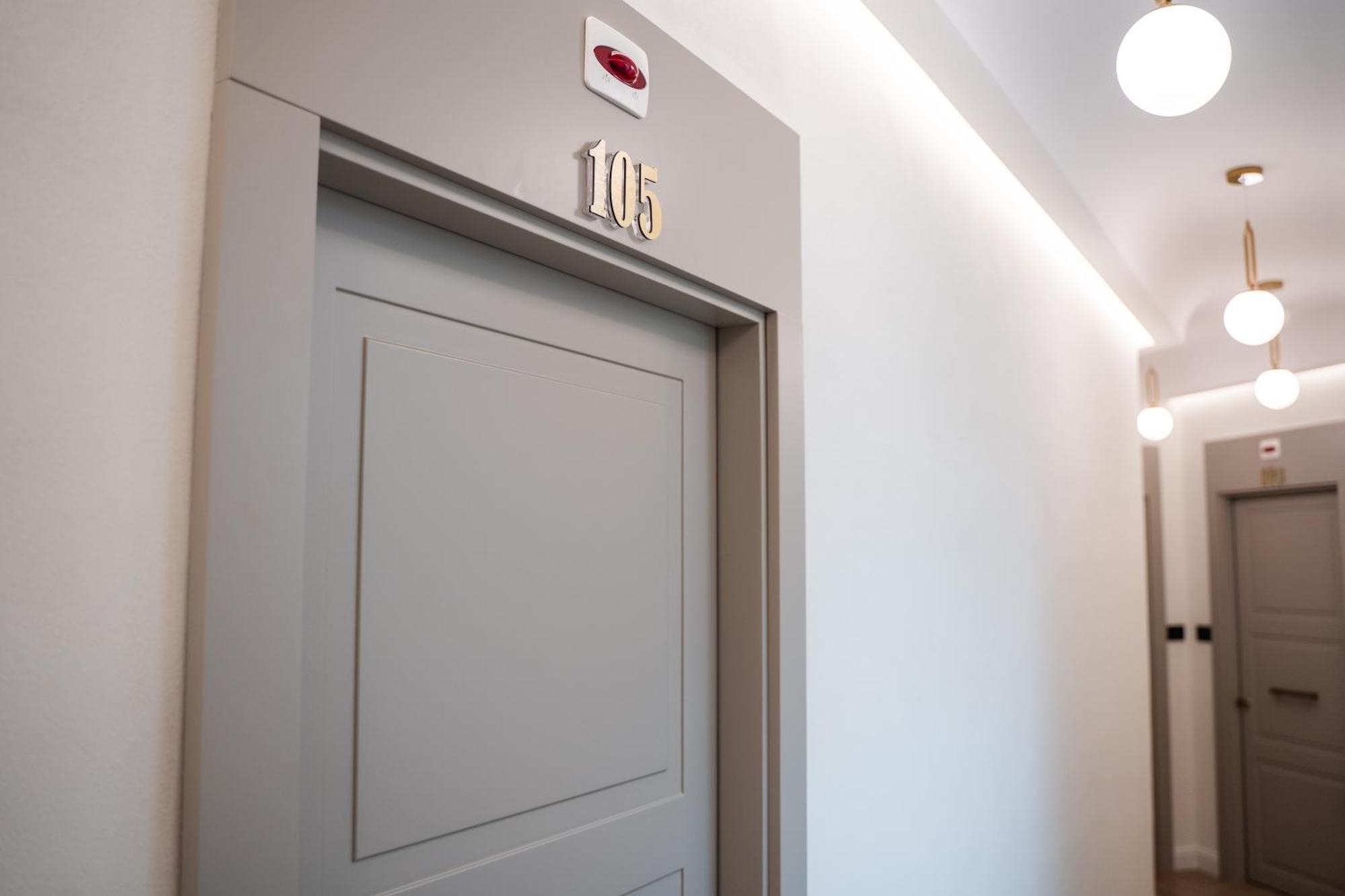 Boemi Smart Suites Napels Buitenkant foto